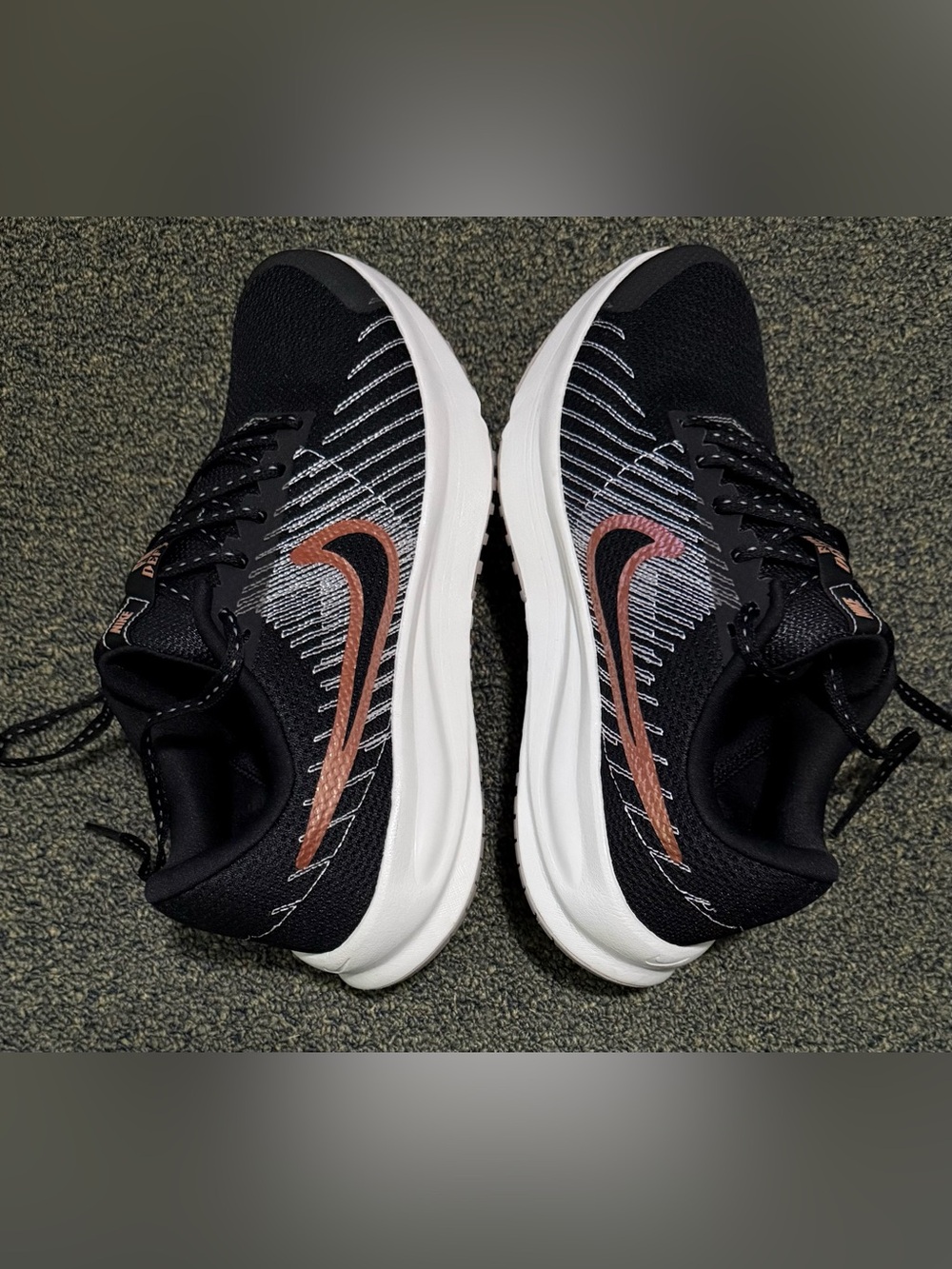 Nike Run Defy Mens 10.5 Black White Mesh Lace-Up Low Top Sneakers HM9593-008
